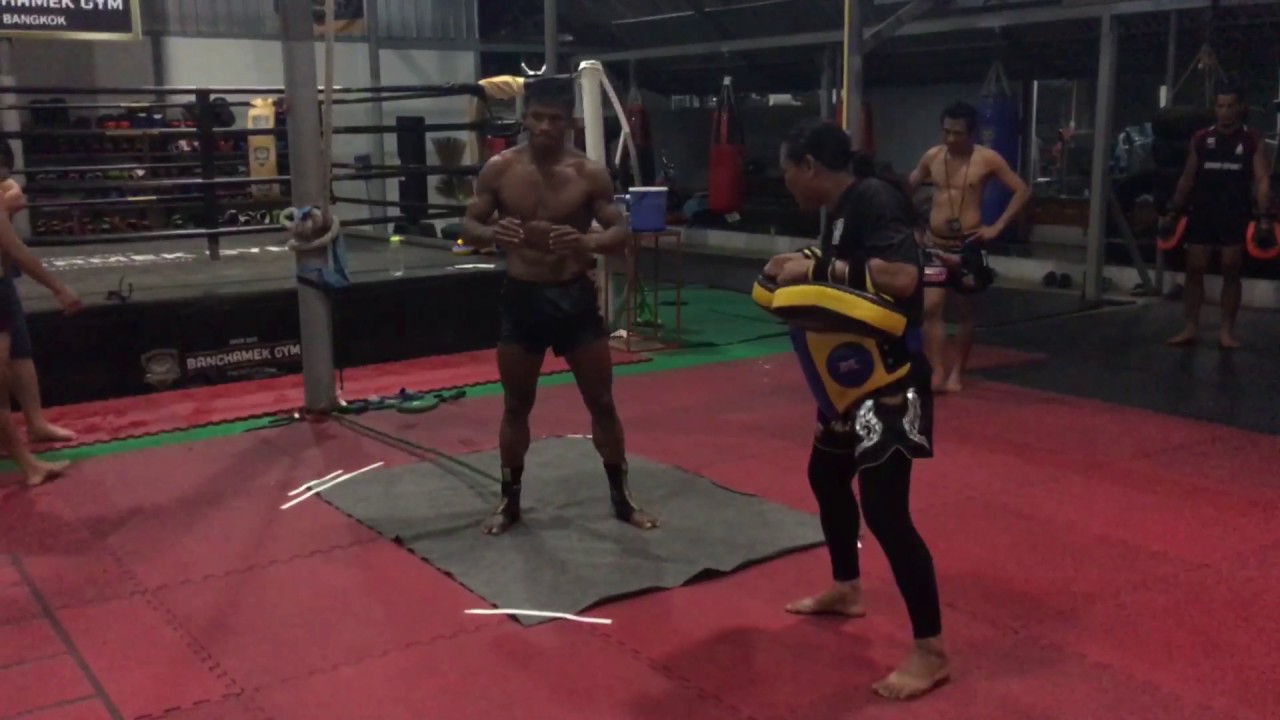 Buakaw power kicks