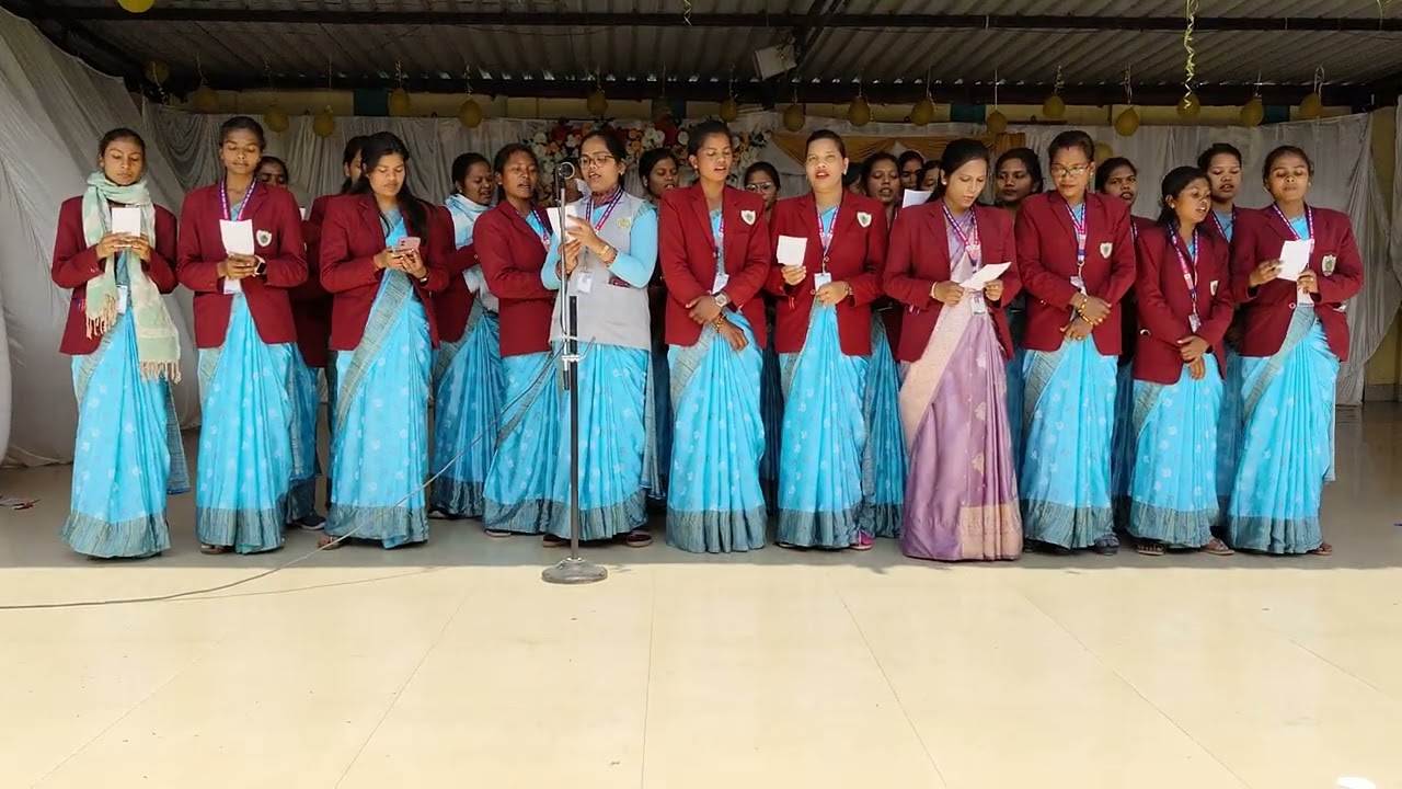 “When teachers sing, hearts listen 💖🎶 A soulful farewell song for our dear students.”