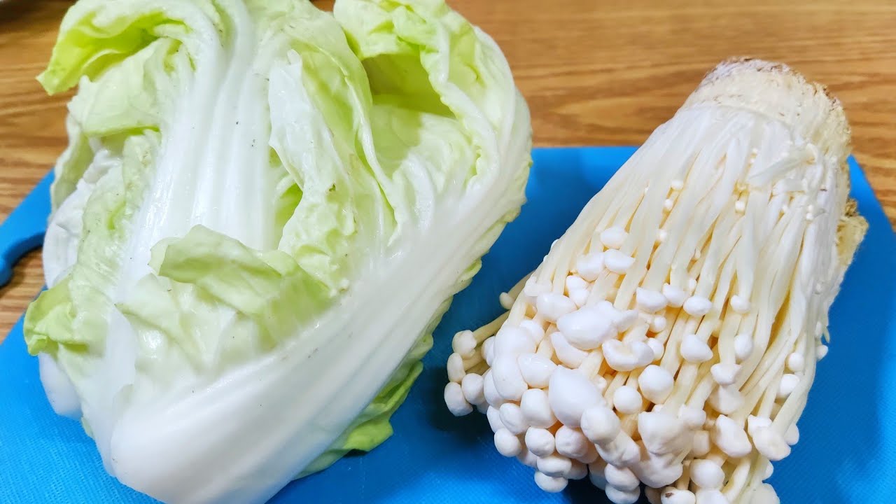 PUNYA SAWI PUTIH DAN JAMUR ENOKI DIMASAK BEGINI AJA ENAK DAN SEGER BANGET