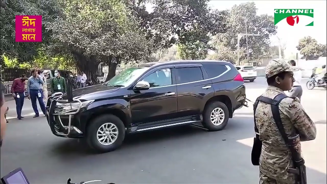ছুটির দিনে তেজগাঁওয়ে প্রধানমন্ত্রীর কার্যালয়ে অফিস করছেন তারেক রহমান।