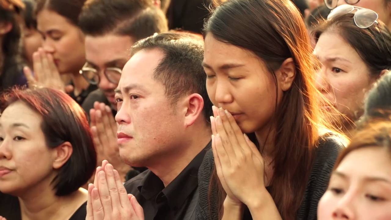 BBC News Thailand mourns its King - Jonathan Head reports