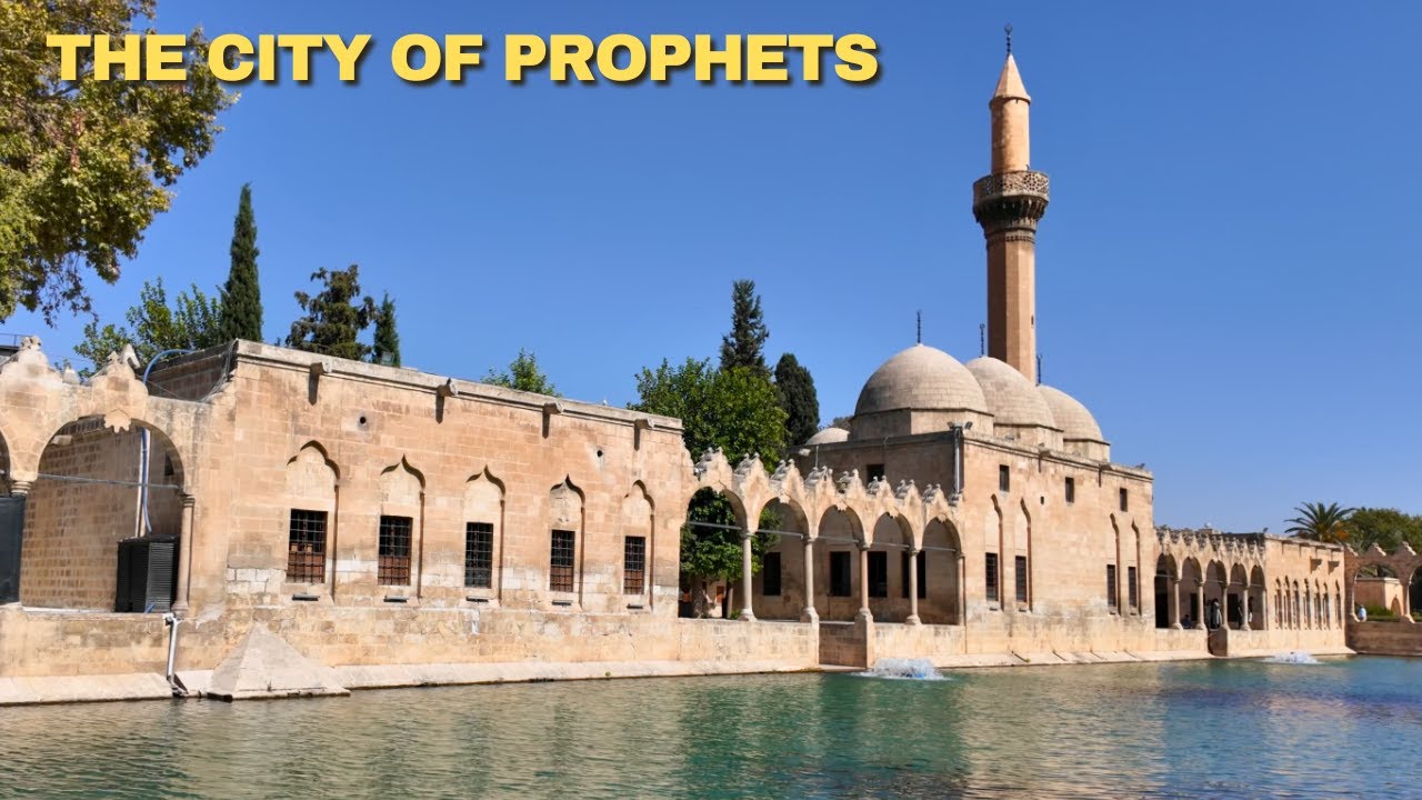 Şanlıurfa, Turkey 🇹🇷 Abraham's Pool & Lively Bazaar | 4K Walking Tour