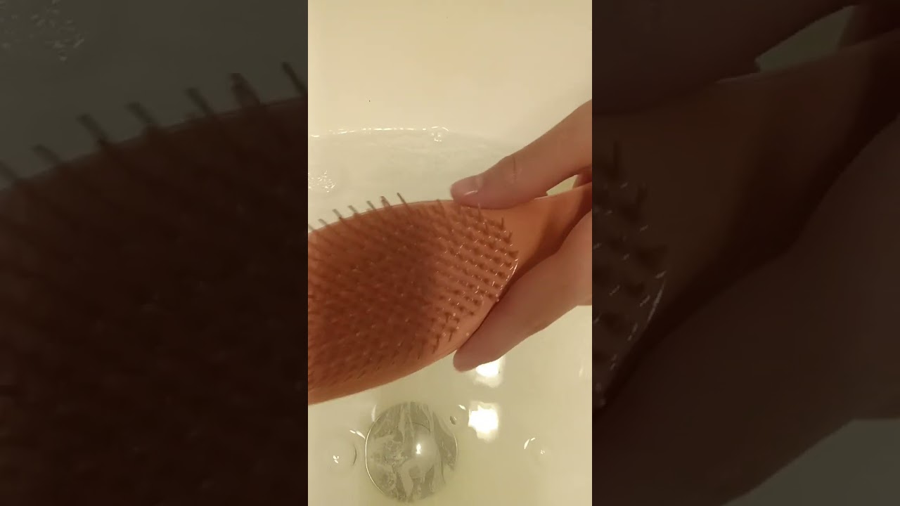 Clean Your Tangle Teezer Hairbrush with Me!