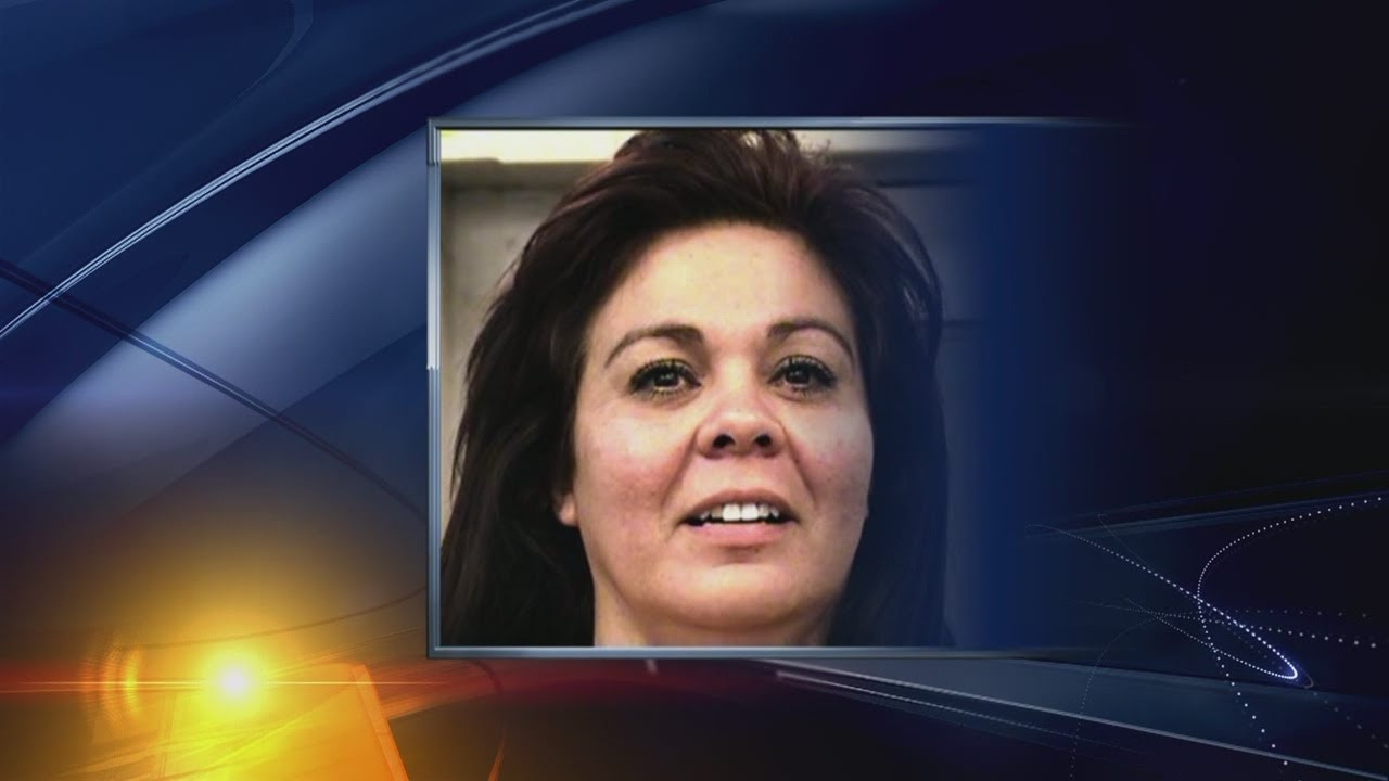 Police bust mom, underage drinking party