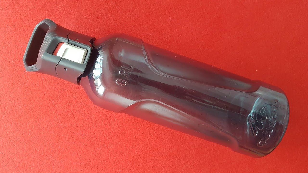 Botella cantimplora Quechua MH500: Económica, práctica y resistente.