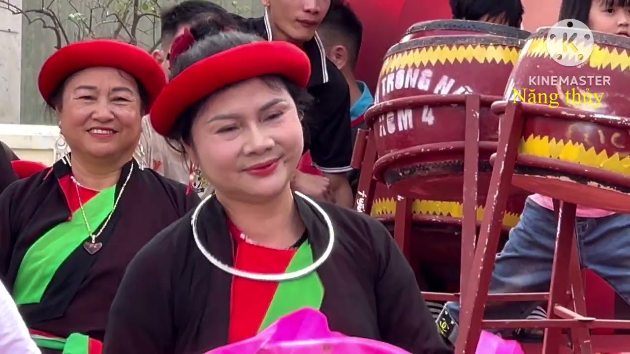 Đội văn nghệ u 70 làng Vĩnh Lộc xá Phùng thách thất   Hà Nội ￼