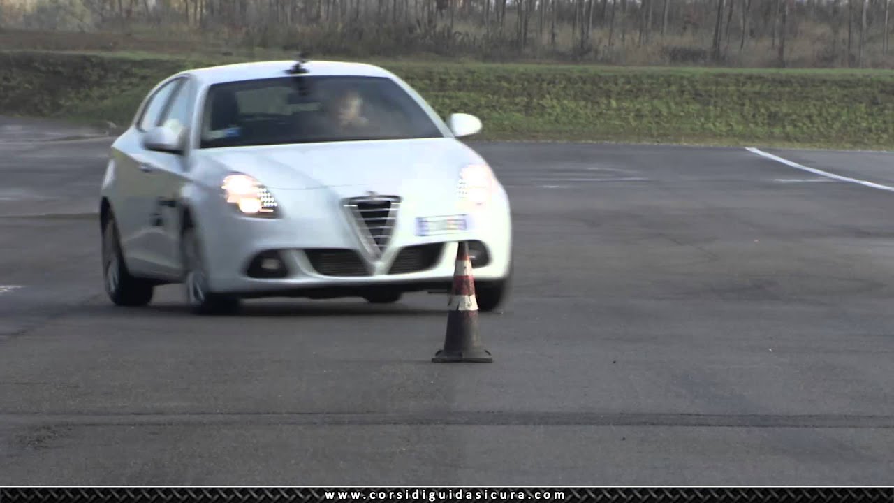 Corsi di Guida Sicura - Slalom lento e veloce (o dinamico)