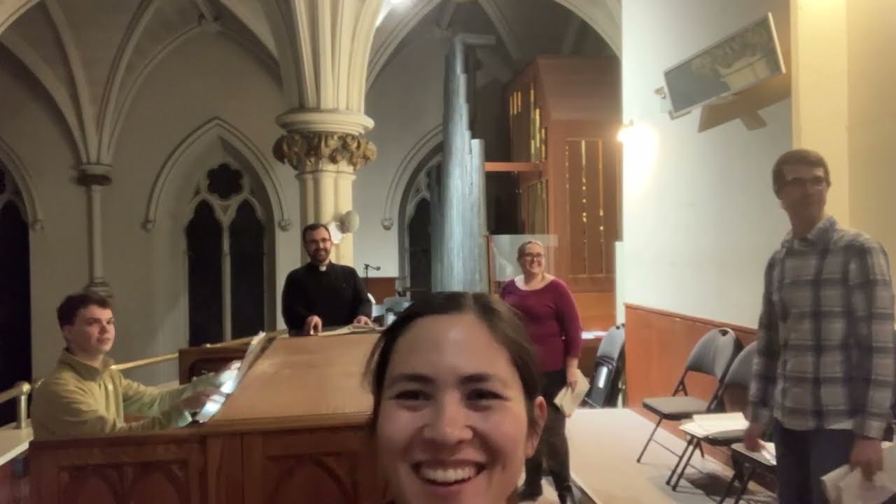 'Hark! The Herald Angels Sing' - Four Organists and a Soprano