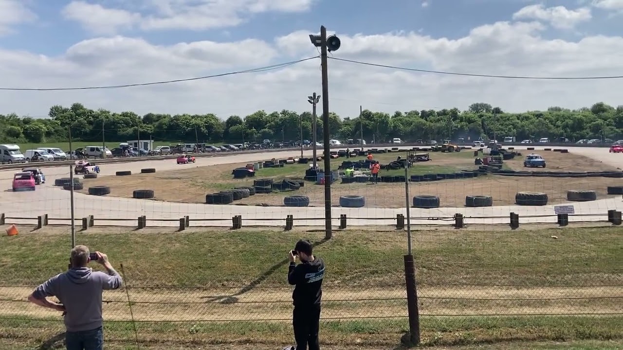Standlake arena 18th May 2025 junior rods first race 333 Mason won 1st!!