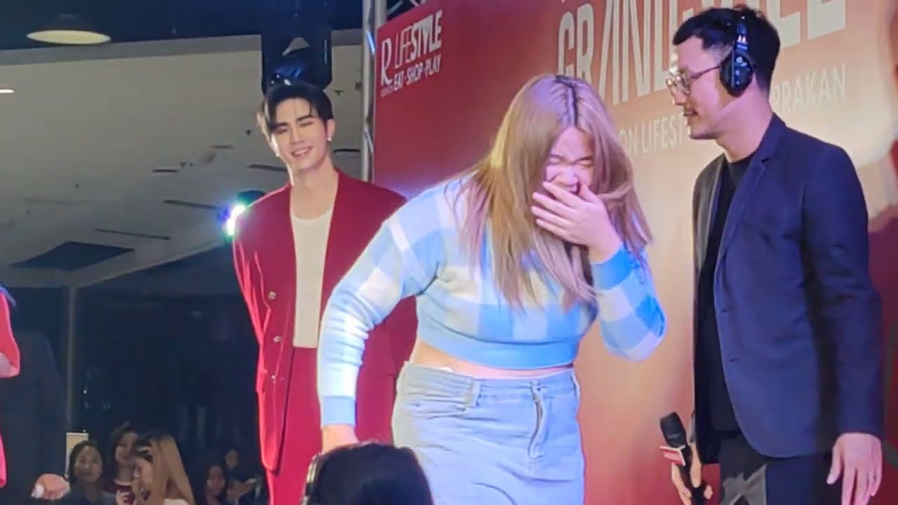 เฮีย​ซี​ถ่ายรูป | Wonder Deal Wonder Meet Zee Pruk@Robinson Lifestyle Samutprakan #zeepruk #ซีพฤกษ์