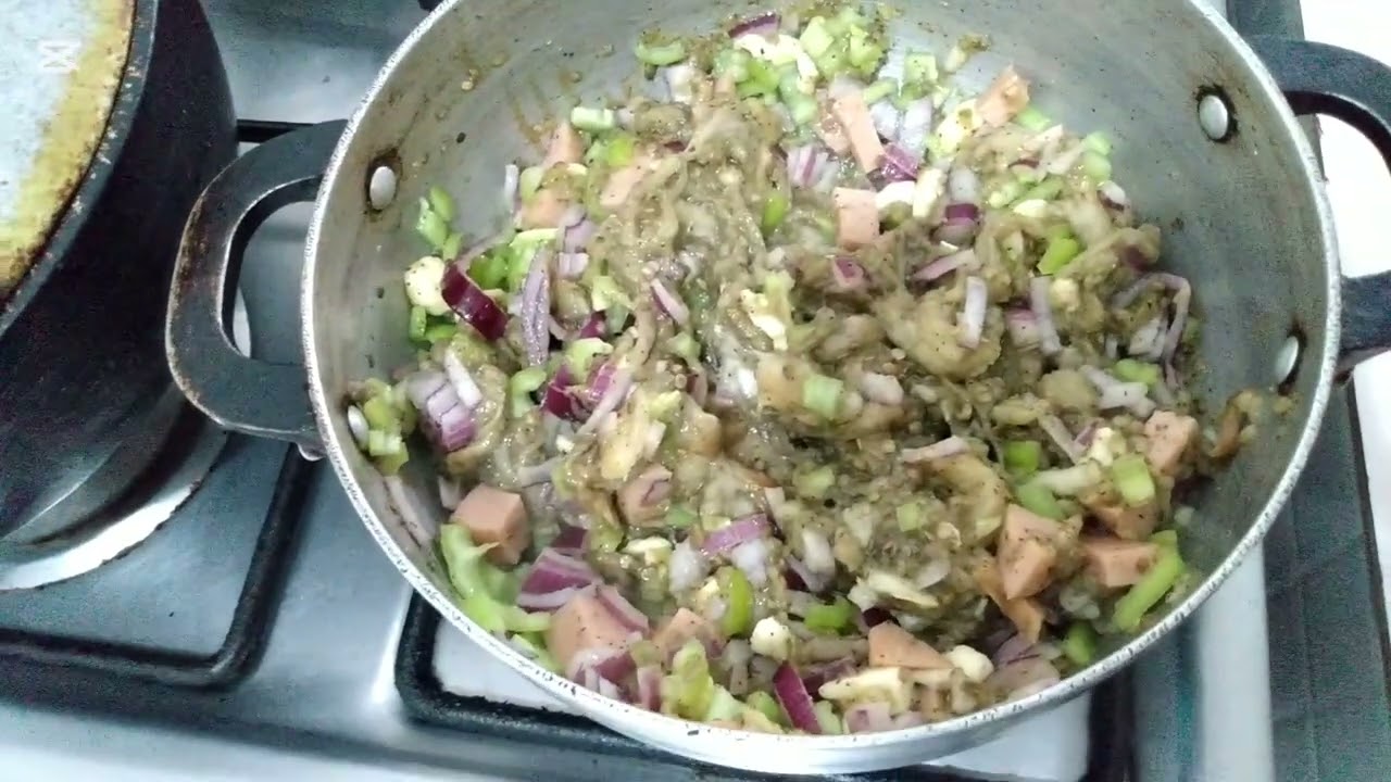 Acompáñame a una receta hacer un moro de guandules con berenjena 🍆😋