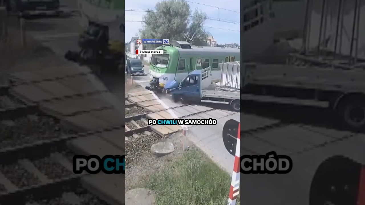 Auto utknęło na przejeździe kolejowym. Uderzył w nie pociąg