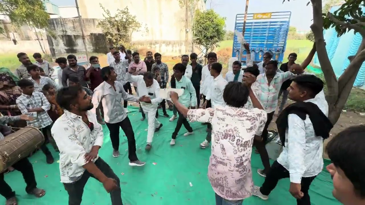 દેશી ઢોલ ના તાલે મોજ 