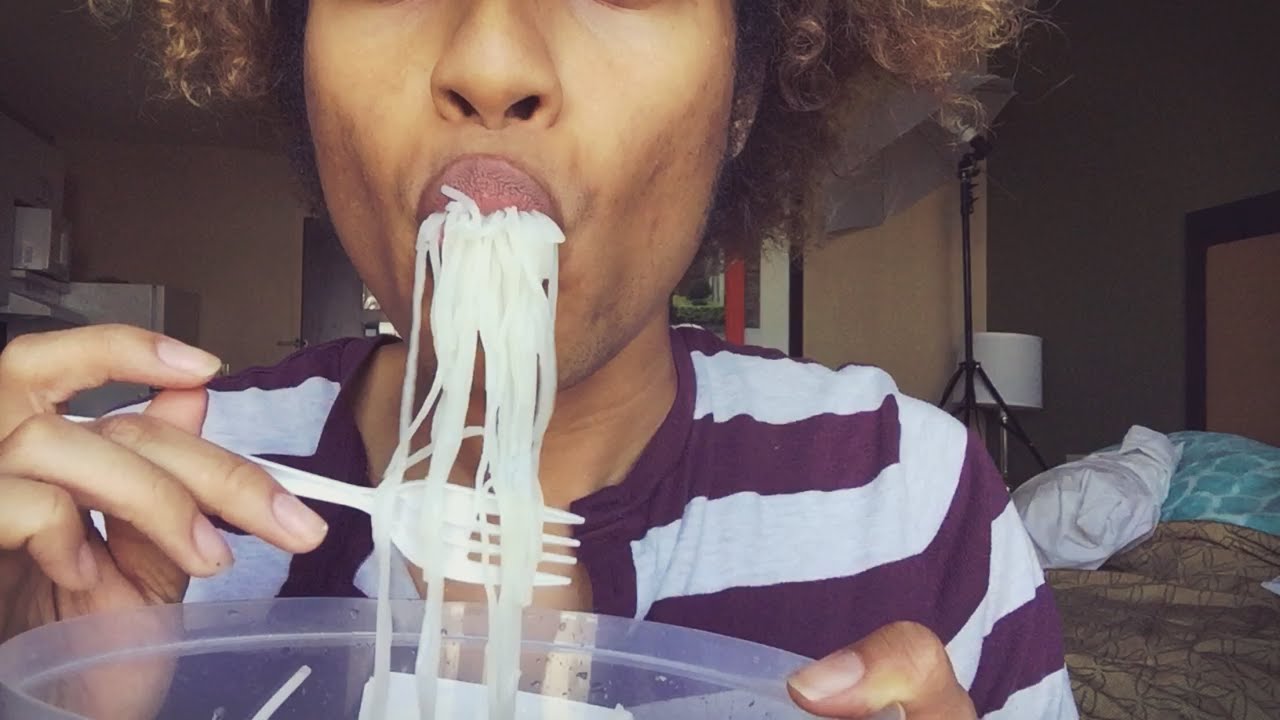 ASMR | PHO | VIETNAMESE FOOD | EATING SOUNDS | VEGAN