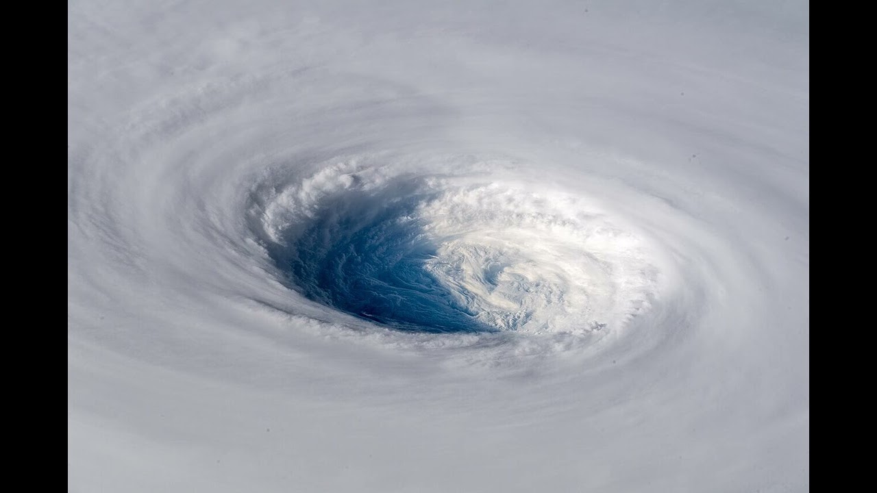 Eye (cyclone) - Wikipedia Spoken Articles