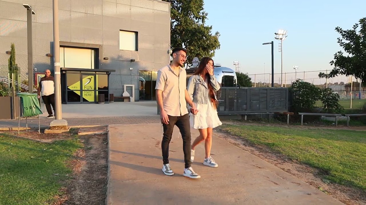 הצעת נישואין מפתיעה באגם