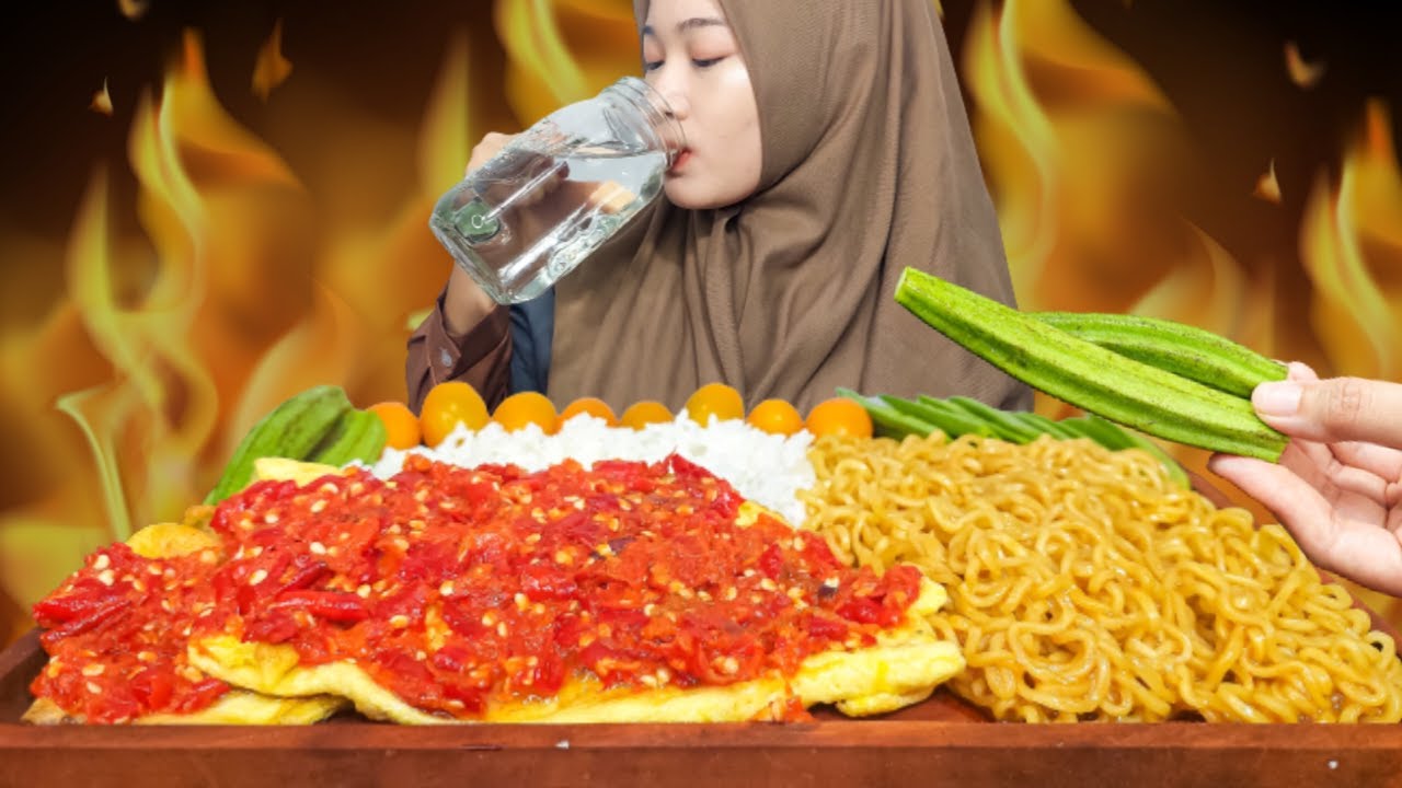 MAKAN ALA ANAK KOST | NASI PAKE MIE GORENG DAN TELOR DADAR TUMPAH SAMBEL GEPREK ANEKA LALAPAN