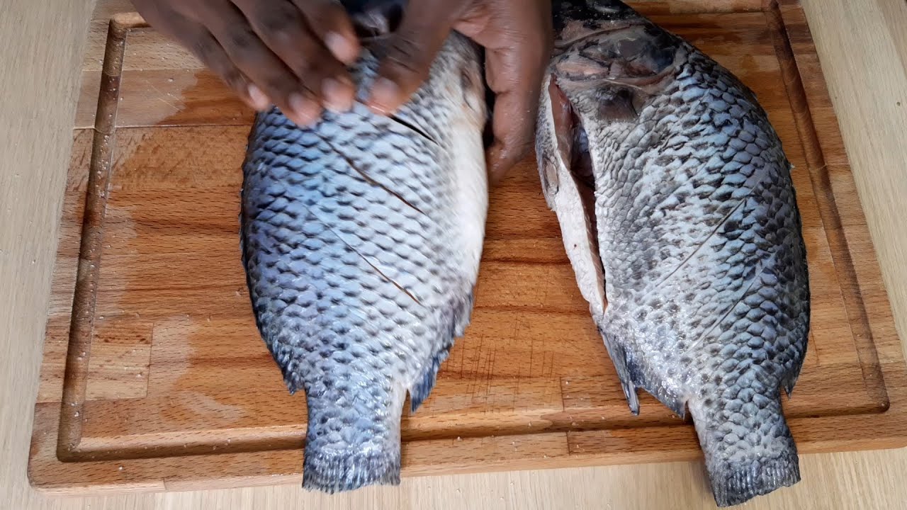 Astuce pour faire frire le poisson sans que sa colle à la poêle et éviter que l'huile saute sur vous