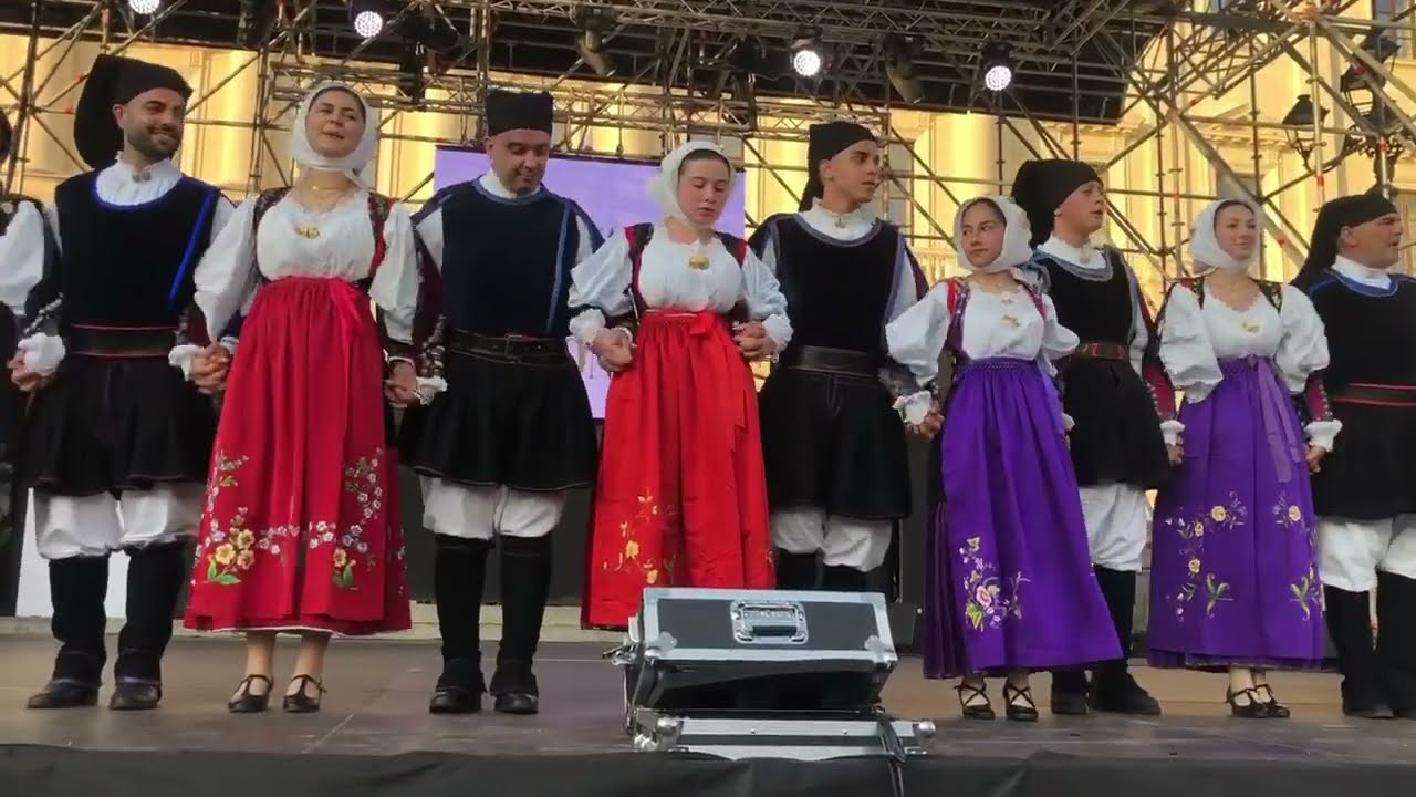 Gruppo folk San Michele Arcangelo di Bono Mattia Cossu    ballu currende cavalcata 2025
