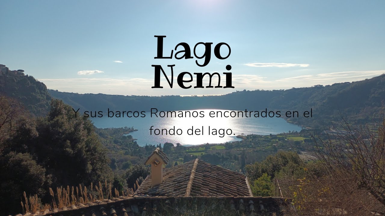 Lago de Nemi, un pequeño espejo de agua dentro de un antiguo volcan. Lazio Italia.