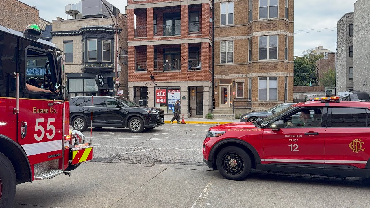 🔥FIRE🔥chicago fire department Ambulance 80-43 Engine 55 Truck 44 Battalion 12 responding 