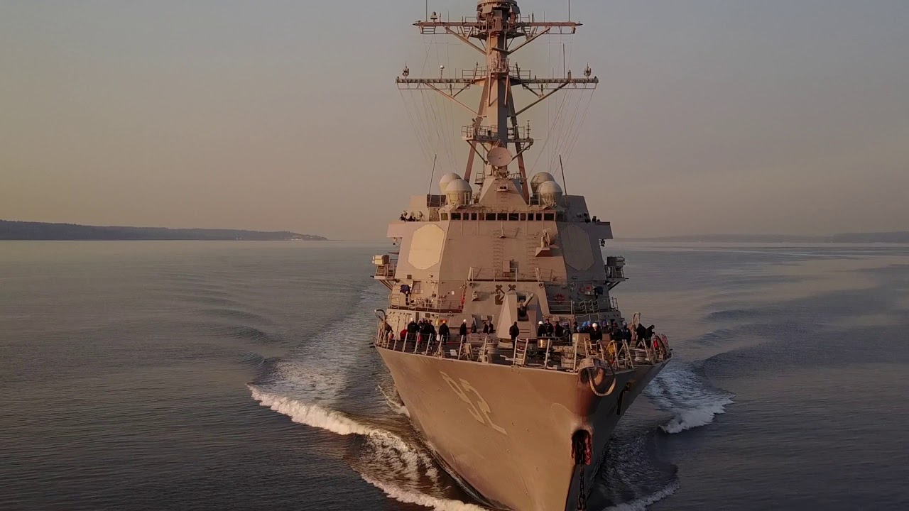 DDG-92  USS Momsen