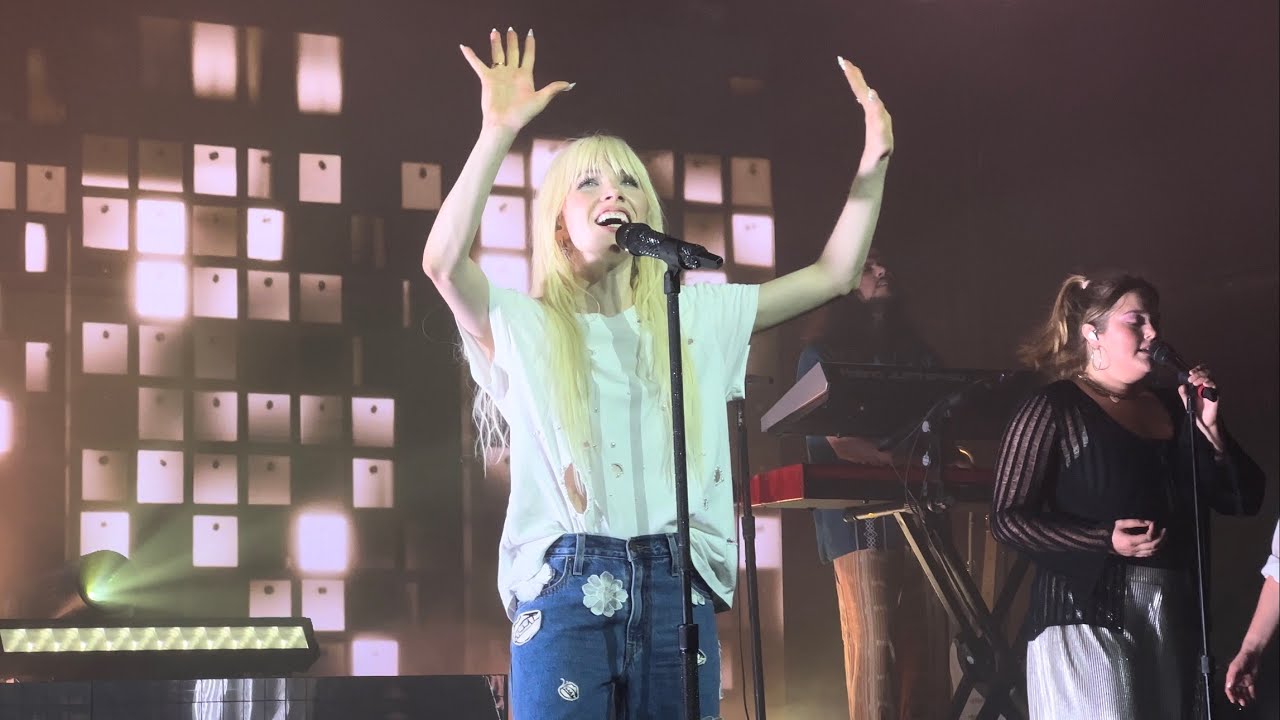 Carly Rae Jepsen - The Loneliest Time live @ The Bellwether Los Angeles, CA 8/11/23