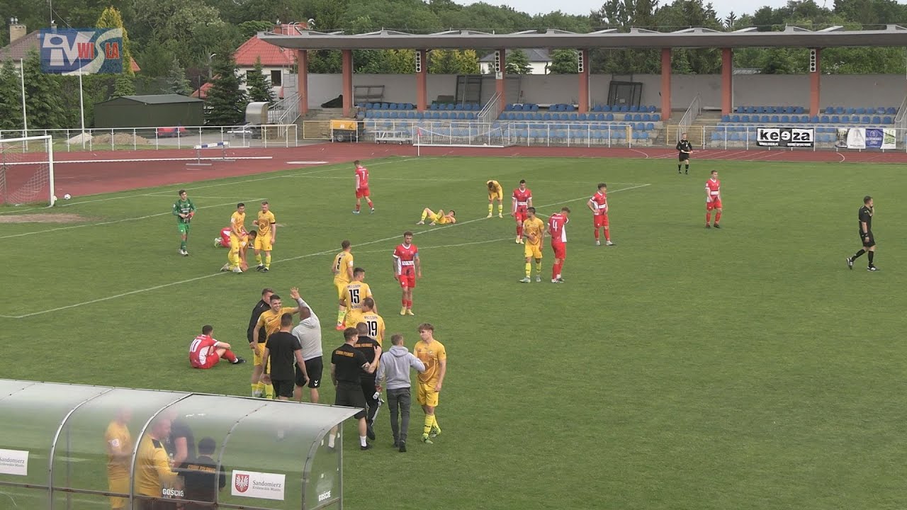 WISŁA SANDOMIERZ - CZARNI POŁANIEC 3:4 (1:2) -  FRAGMENTY MECZU I KOMENTARZE TRENERÓW
