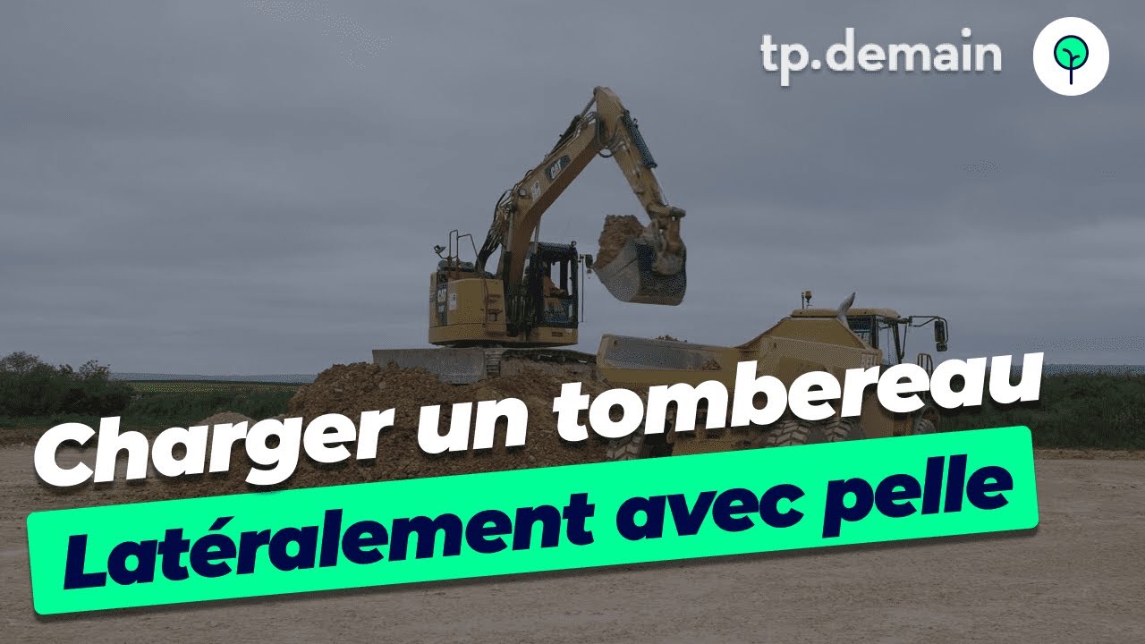Charger un tombereau avec une pelle latéralement