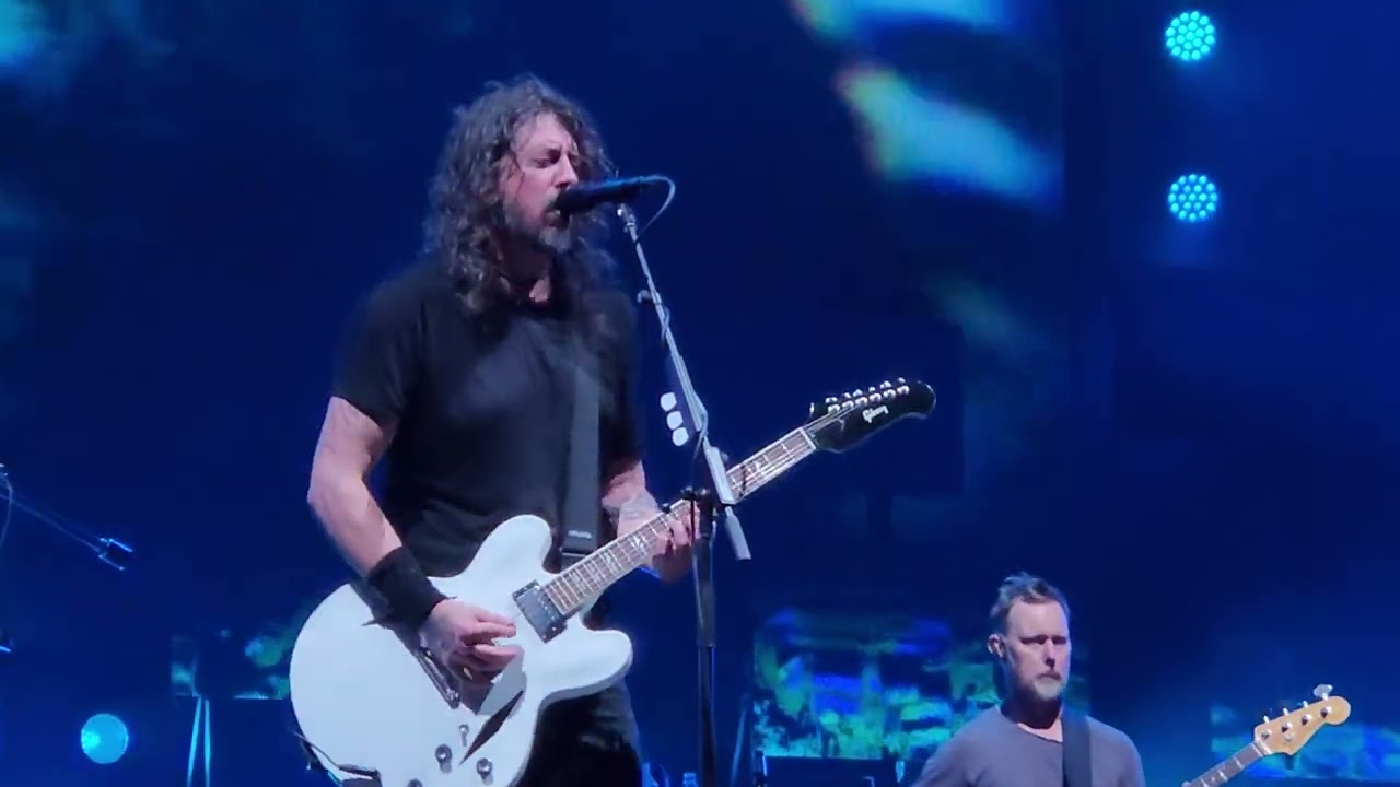 Foo Fighters - Aurora (Taylor Hawkins Tribute) Live Sydney (9/12/2023)