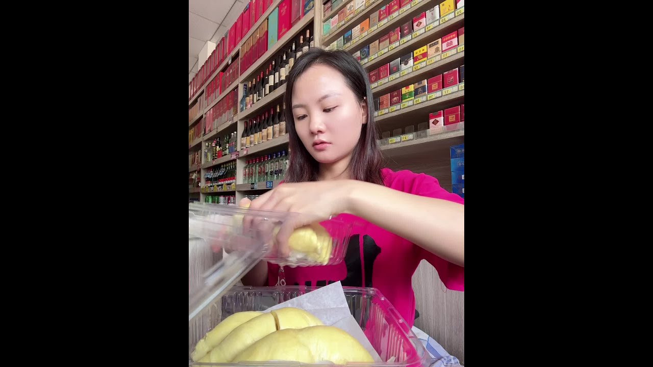 一天三颗榴莲美死了#美食 #好吃到停不下来 #强烈推荐