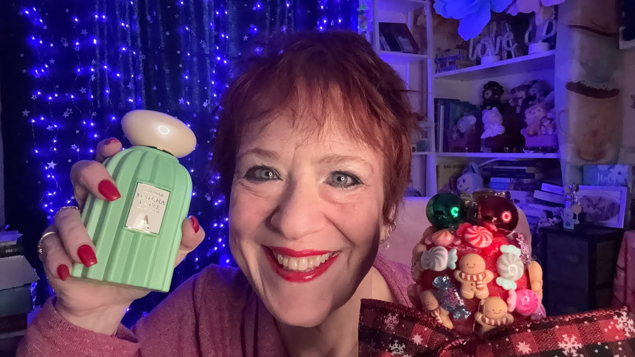 ASMR - Secret Santa trigger collab for @amybelleasmr  ​Cupped whispers mic scratching Hair brushing