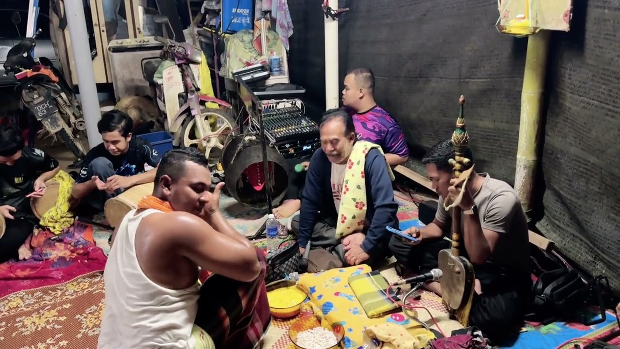 Main Teri Mokyong Berubat Orang Sakit Bertempat Di Kuala Krai