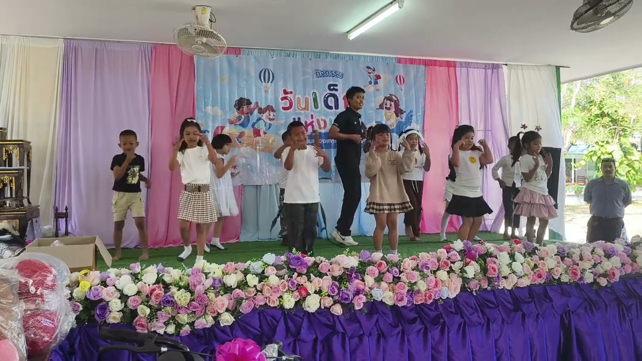 การแสดงเต้น..ป.1 กับติณณา