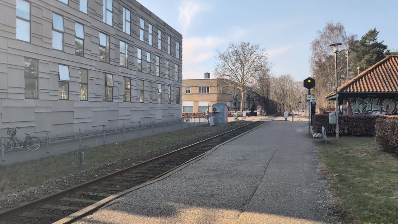 Død vogn trukket på Nærum banen marts 2025.