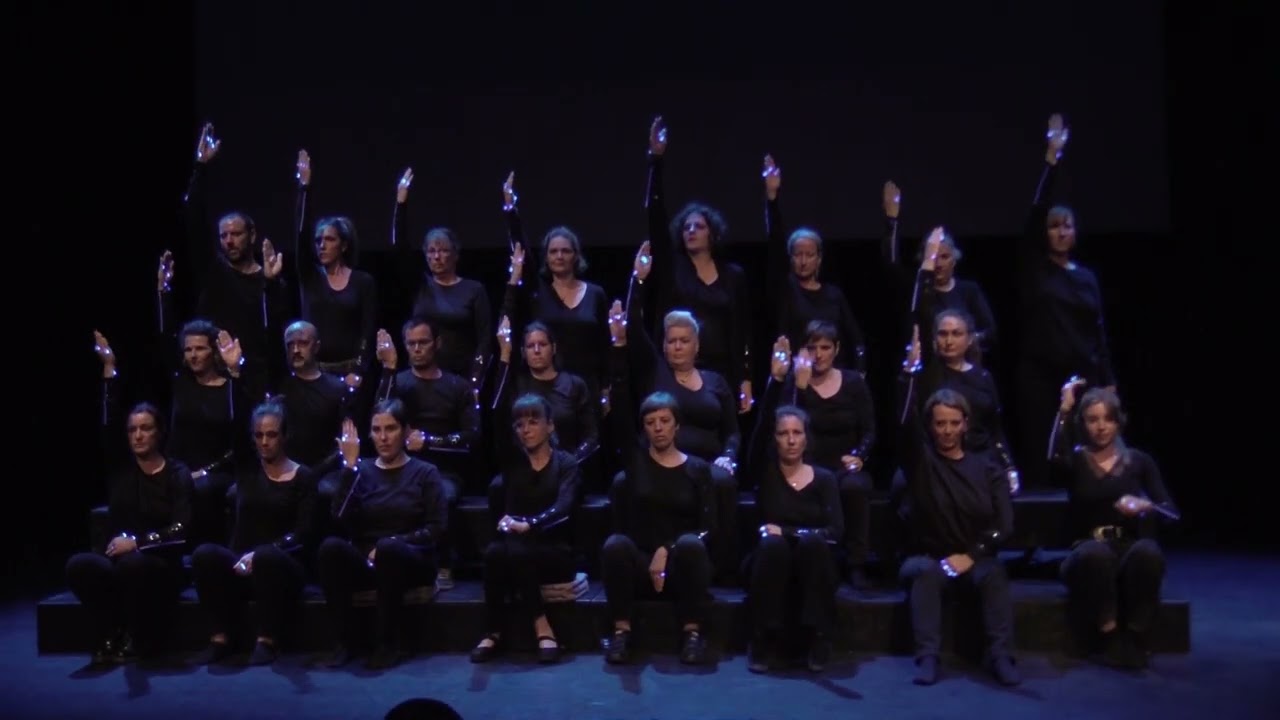 Murmures à 100 mains par les professionnels de l'INJS de Bordeaux, 28 mai 2024