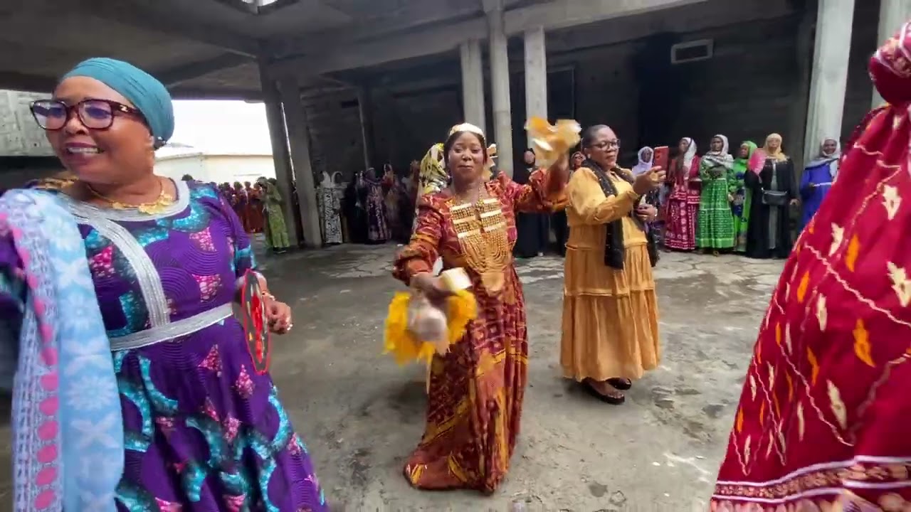 MAFUDUWO HOHA BOINA HARUSSI    ( KARAMU de SULTAN & KARIMA)