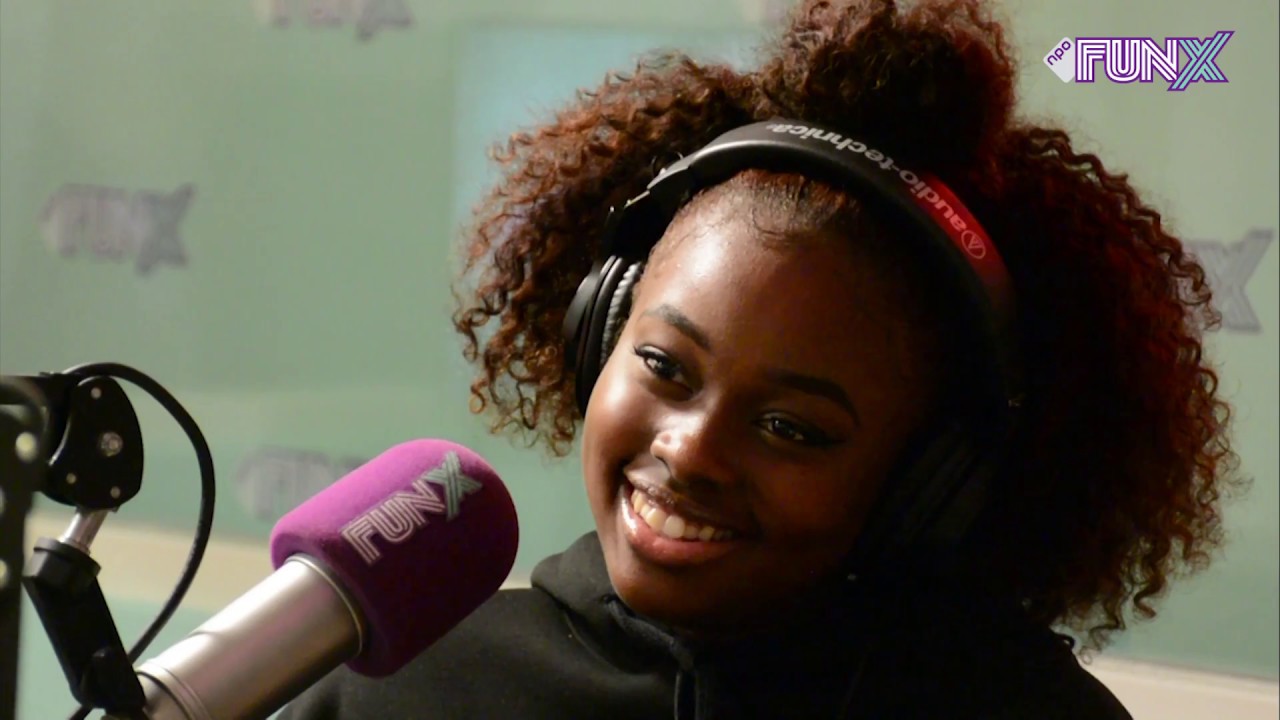 Giefa Sparkle flipt Ronnie Flex - Plek Als Dit | Halve Finale | FunX Talent - Female Edition
