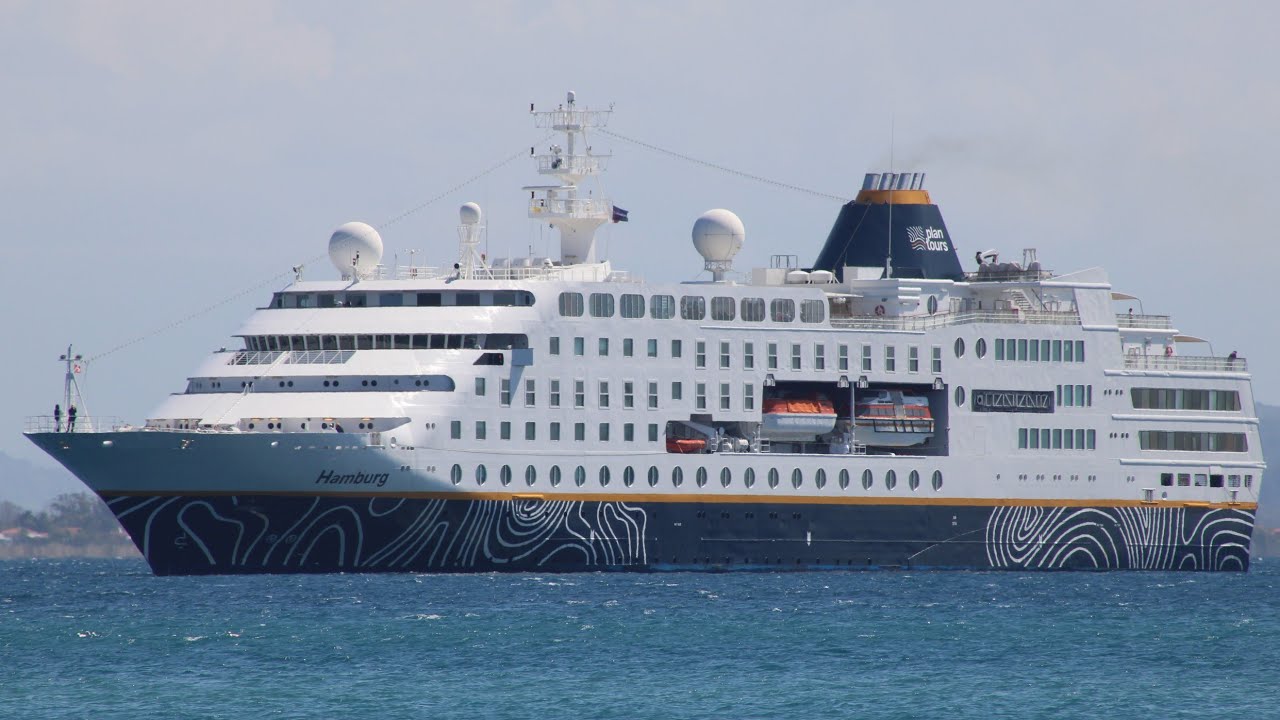 HAMBURG🇧🇸 - Arrival at Katakolo Port, Greece [7/4/2025]
