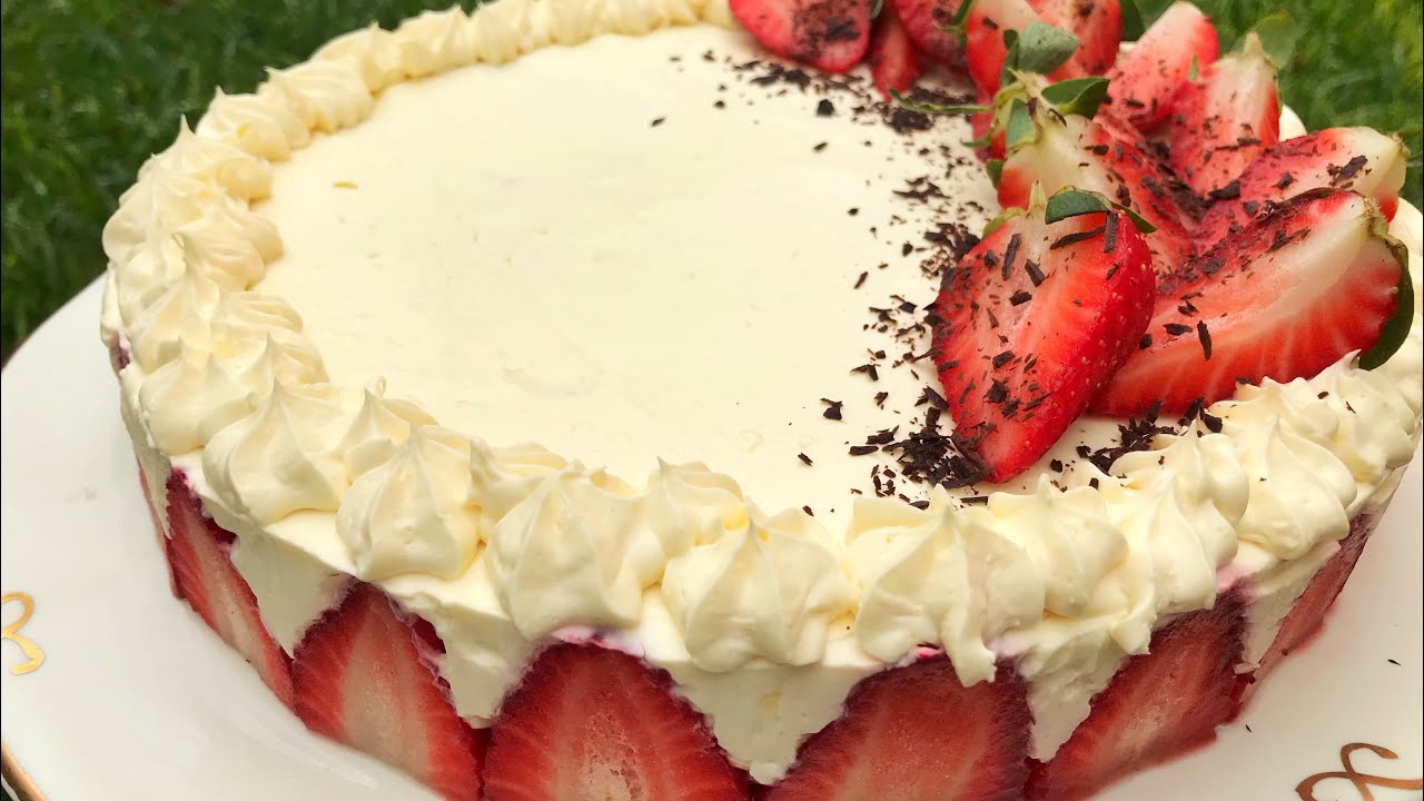 Fraisier/ كعكة الفراولة الرائعة شكلا و مذاقا بكريمة الموسلين 😋 تستحق التجربة