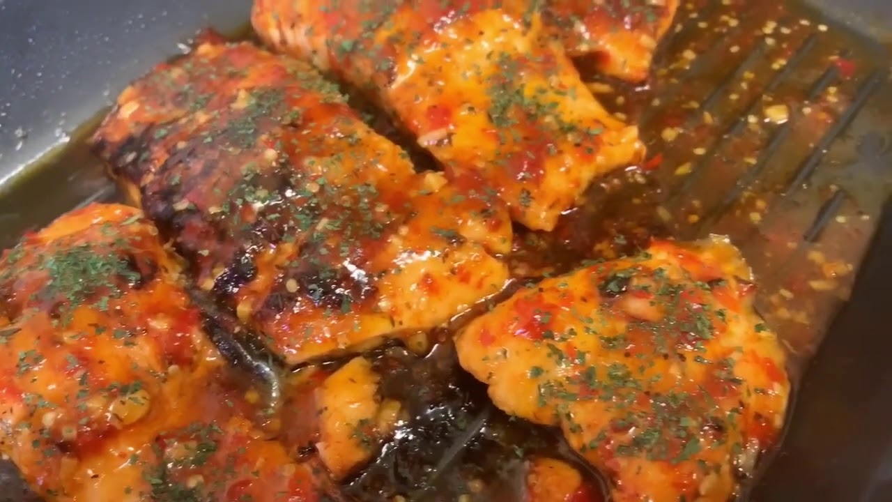 SWEET CHILLI SALMON // QUICK AND EASY RECIPE