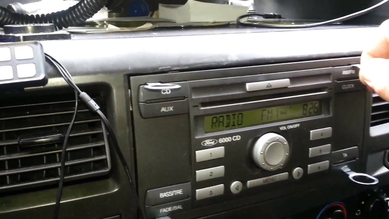 Ford transit 2006 on Подключаем кабель для AUX CD 6000.