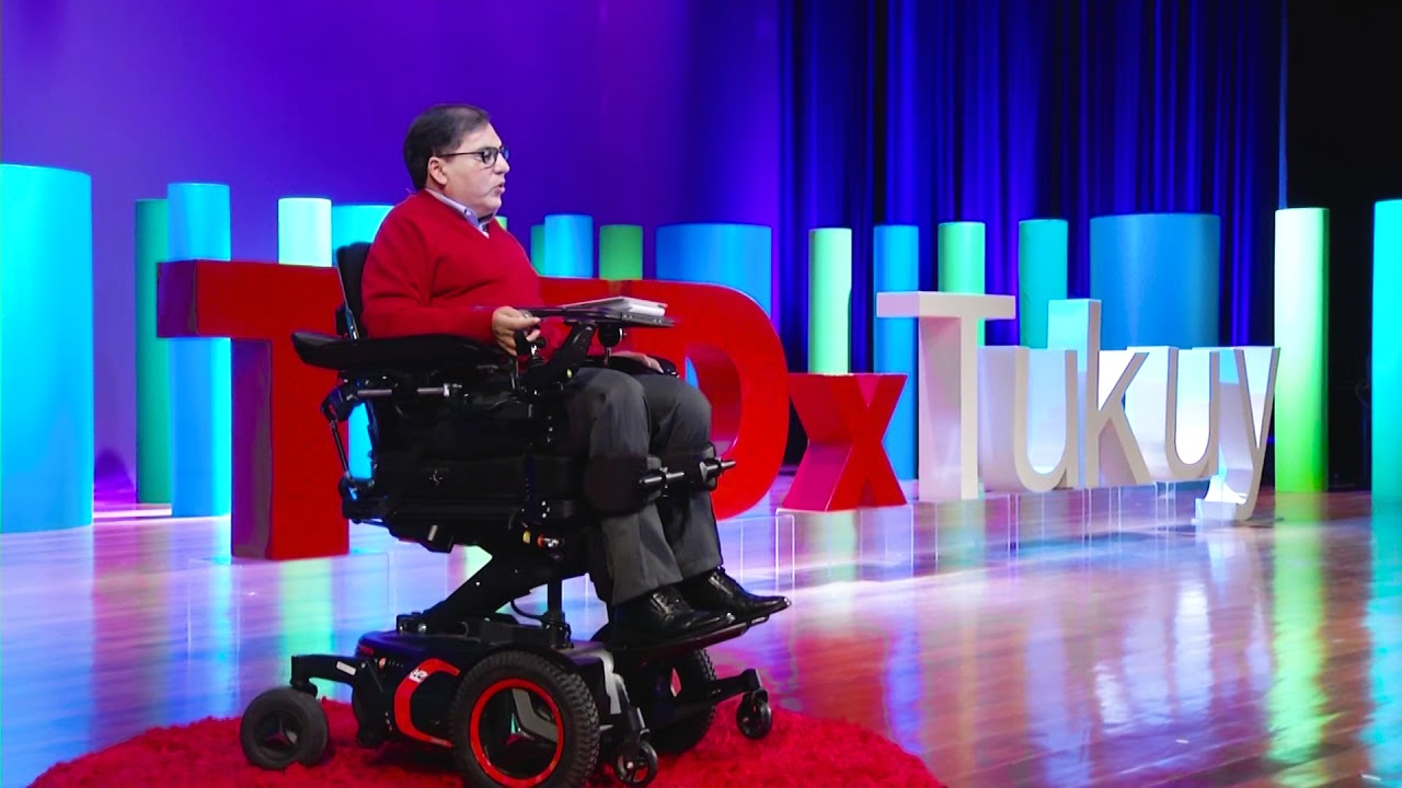¿Cómo ganar la guerra a la construcción informal? | Walter Piazza | TEDxTukuy