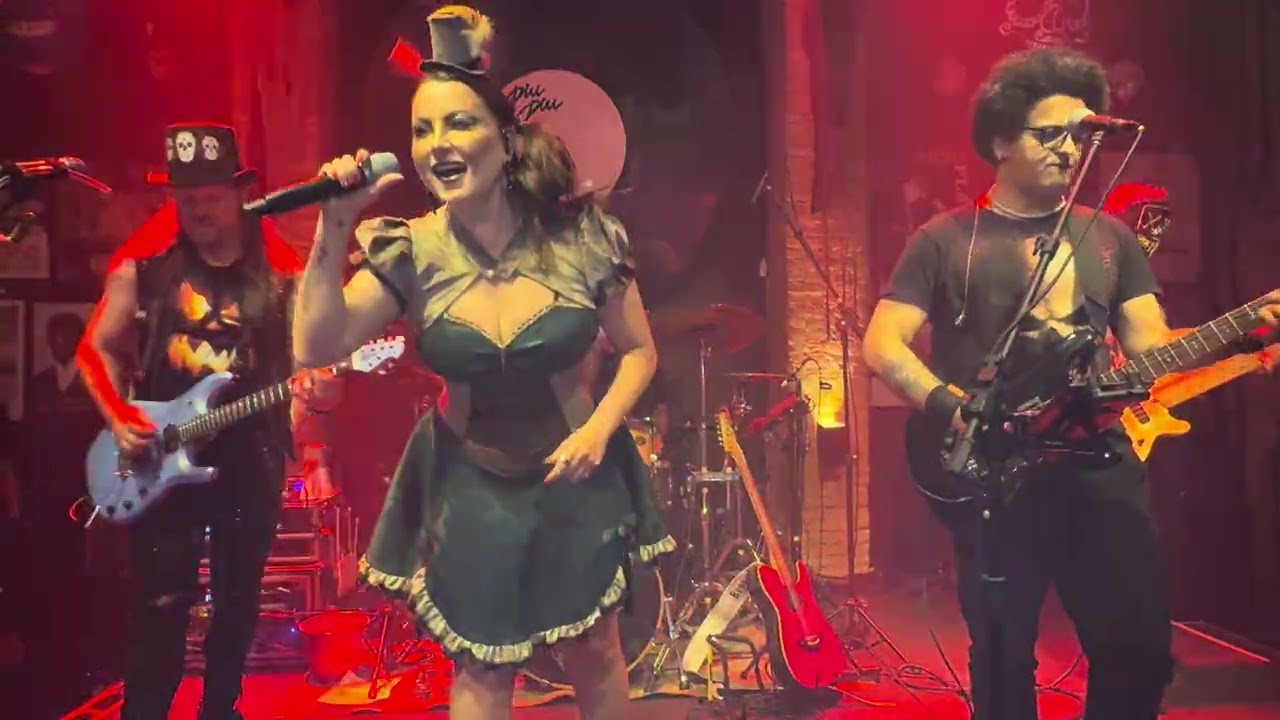 Banda Almanak - Caf&eacute; Piu Piu - 1 - Don&acute;t Stop Believin&acute; - 4K - 31 Outubro 2025