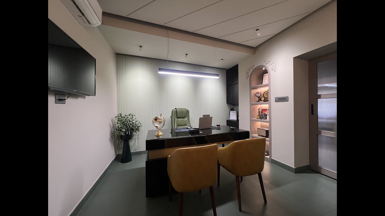A Tour of Contemporary Workspaces || The Blue Window