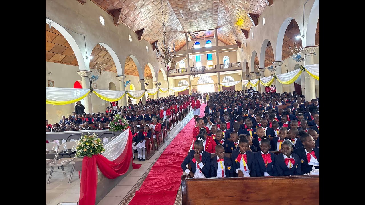 Messe d’anniversaire de l’ÉCOLE JOSEPH LE PÉVÉDIC & COLLÈGE SAINTE-CROIX du Limbé