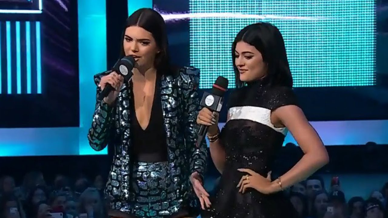 Kendall Jenner Another Flub in MMVA 2014 Opening?