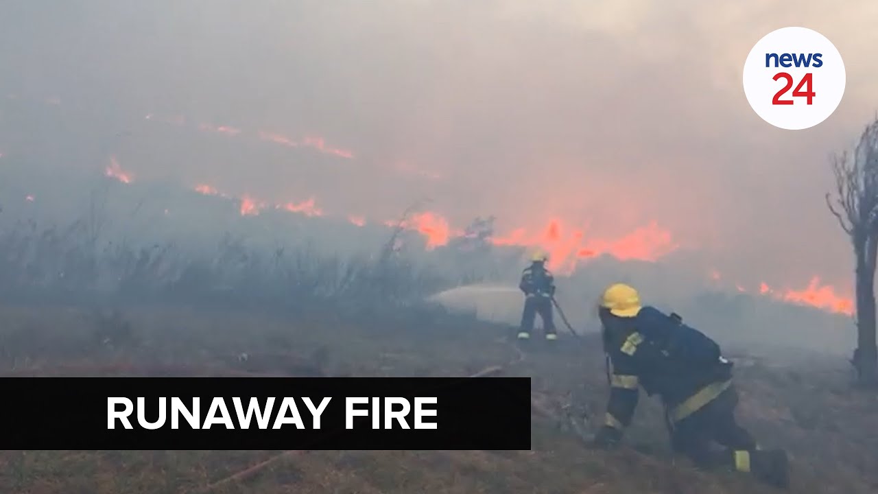 WATCH | Strong winds fan Cape Town fire, evacuations under way in Vredehoek