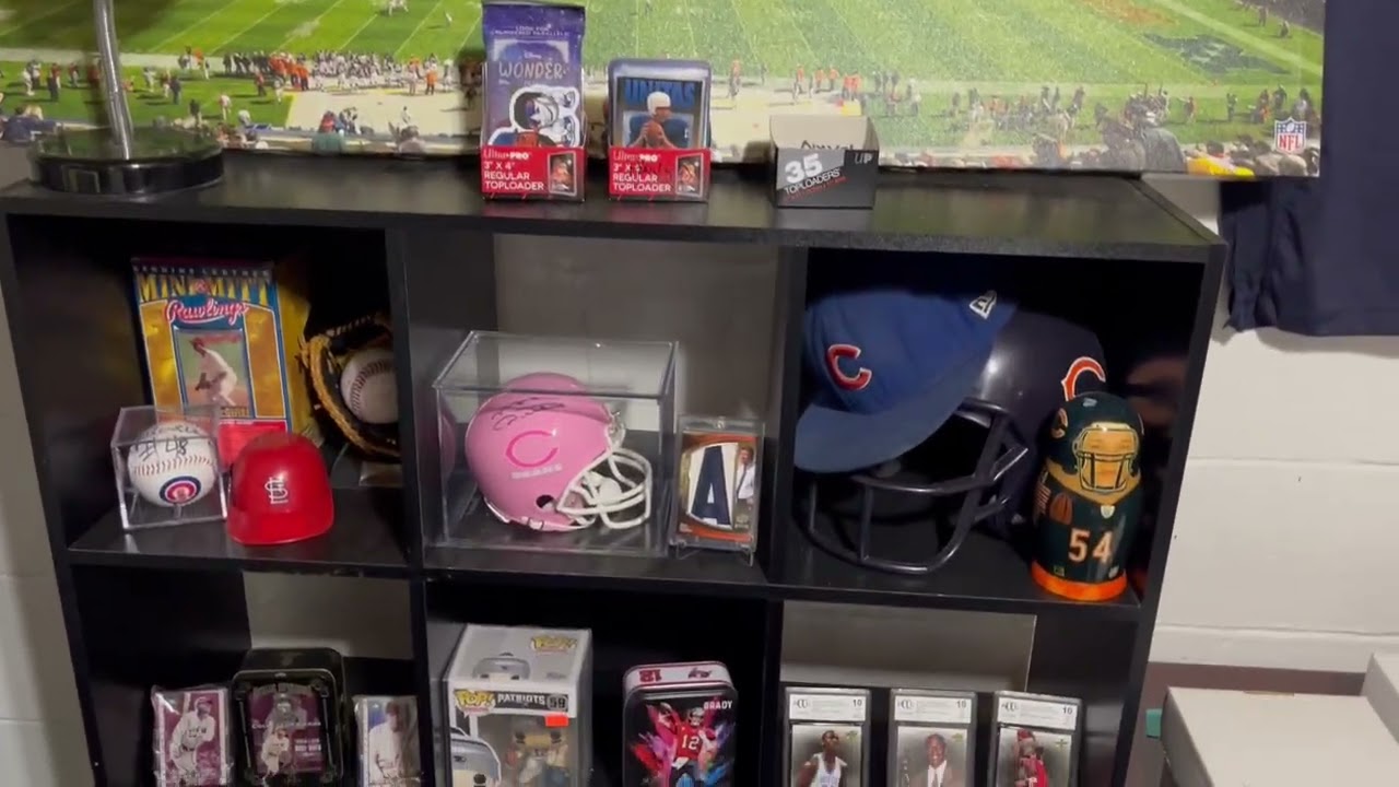 Our Vr show us where the magic happens! Office where we rip cards & make our videos😎#cardcommunity 