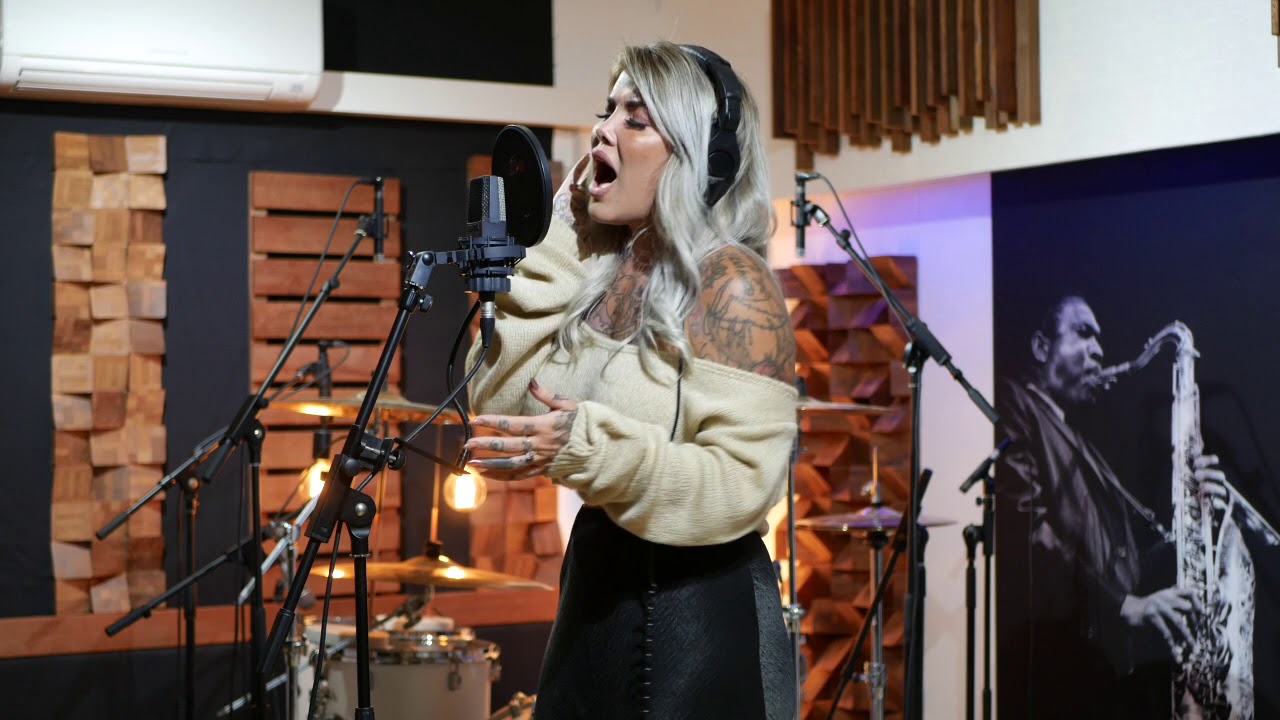 Paige Bottriell - Shallow (Lady Gaga Bradley Cooper cover)